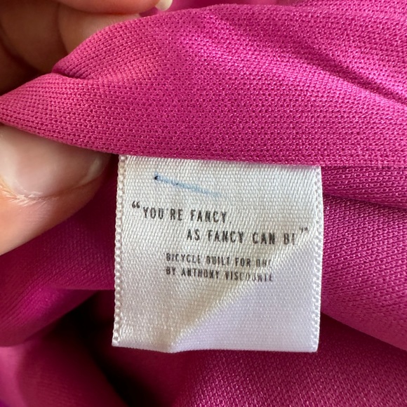 Absolutely adorable Camilyn Beth made in the USA fuschia scalloped dress - Picture 7 of 10